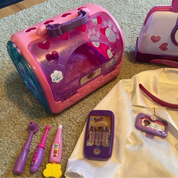 Disney Doc Mcstuffins Dress Up Doctor Kit Pet Carrier Toy Lot Bundle Coat - Picture 3 of 7